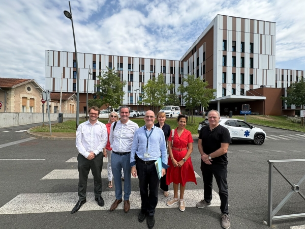 Délégation nationale FHF devant le CH de Libourne
