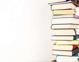 livres empilement 
